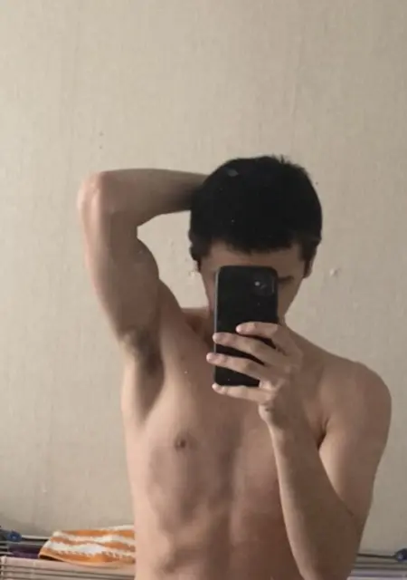 Ахмат из Кисловодска, мне 21, познакомлюсь на одну ночь