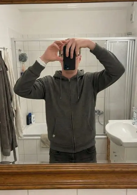 Александр из Кемерово, мне 27, познакомлюсь для открытые отношения