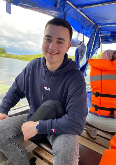 Я Максим, 24, из Крымска, ищу знакомство для постоянных отношений