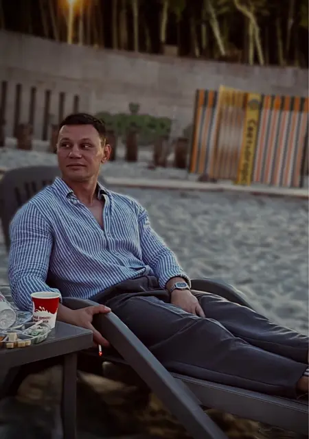 Я Игорь, 34, из Черняховска, ищу знакомство для приятного времяпровождения