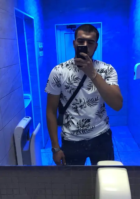 Денис из Мончегорска, ищу на сайте знакомства на одну ночь