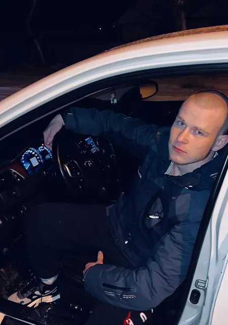 Женя из Оренбурга, мне 20, познакомлюсь для общения