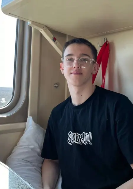 Даниил из Волгограда, мне 18, познакомлюсь без обязательств