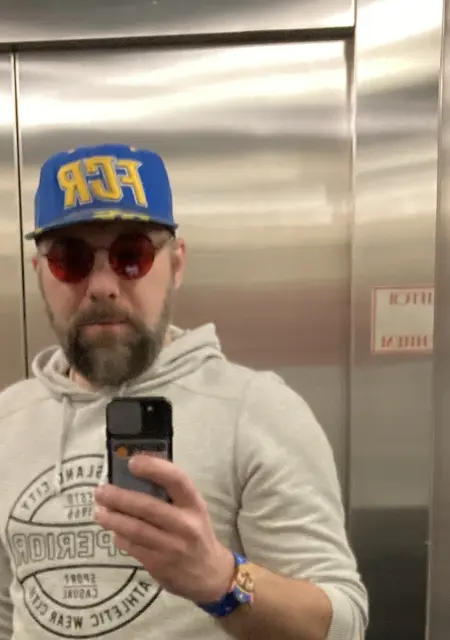 Vladimir из Ростова-на-Дону, ищу на сайте постоянные отношения