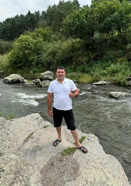 Я Эдуард, 38, знакомлюсь для открытые отношения в Уссурийске