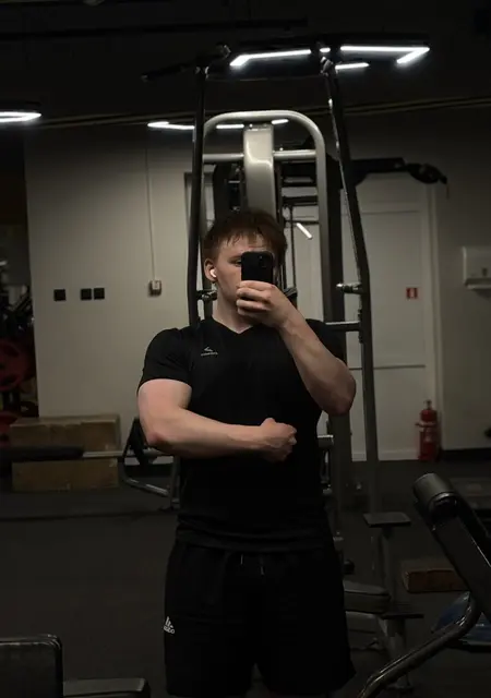 Денис из Вологды, ищу на сайте знакомства на одну ночь