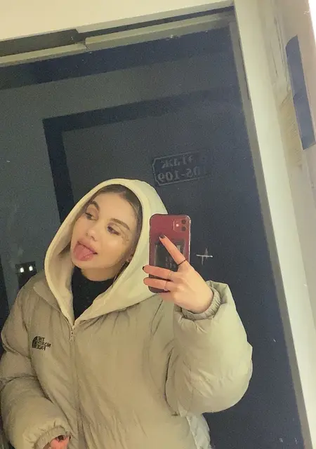 Саша из Омска, мне 19, познакомлюсь для общения