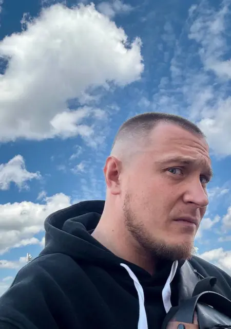 Толик из Орла, мне 32, познакомлюсь для общения