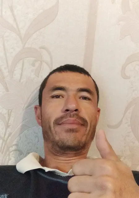 Бек из Воронежа, мне 40, познакомлюсь на одну ночь