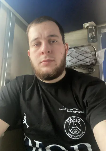 Я Расул, 27, знакомлюсь для вирта в Новом Уренгое