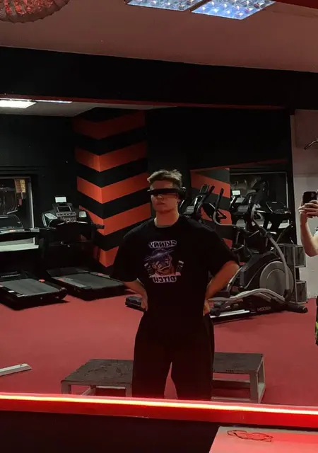 Я Илья, 19, из Балакова, ищу знакомства без обязательств