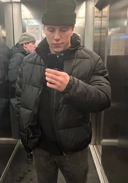 Vadim из Сосногорска, мне 22, познакомлюсь на одну ночь