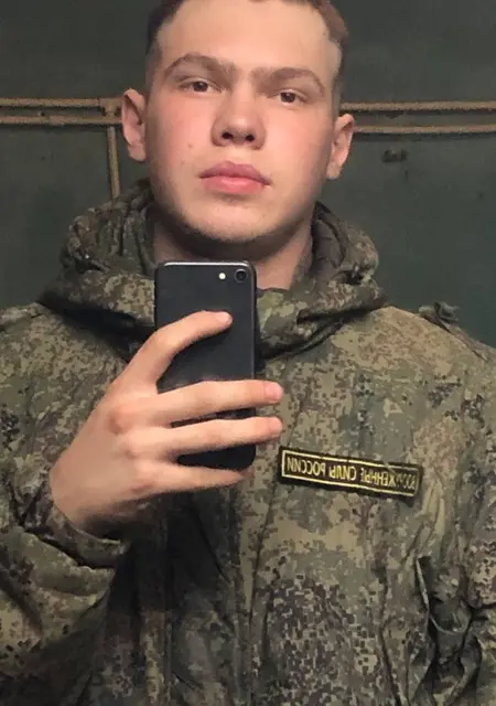 Я Игорь, 21, из Калининграда, ищу знакомство для вирта