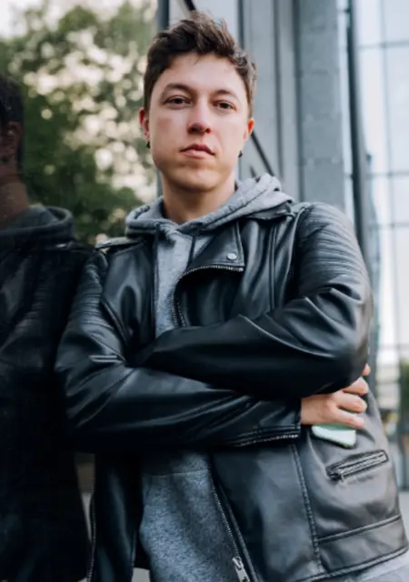 Я Андрей Бабаев, 21, из Люберец, ищу знакомство для приятного времяпровождения