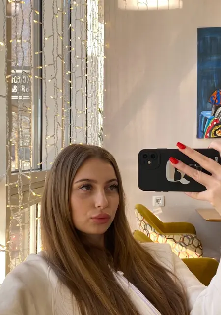 Элла из Краснодара, ищу на сайте открытые отношения
