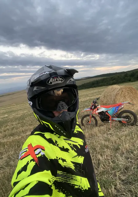 Анатолий из Невинномысска, мне 27, познакомлюсь на одну ночь