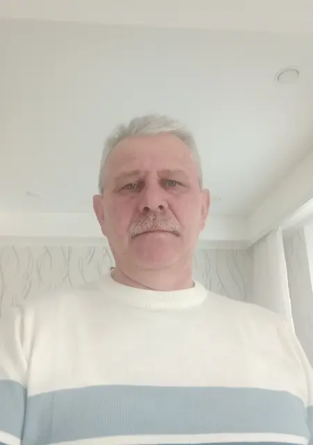 Михаил из Санкт-Петербурга, ищу на сайте открытые отношения