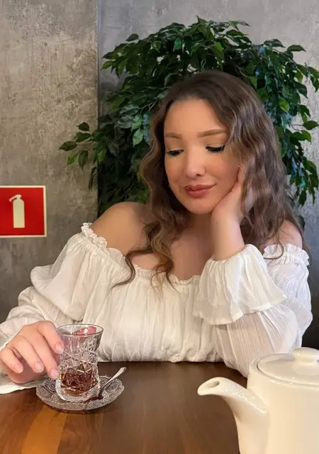 Лиза из Сочи, ищу на сайте дружбу