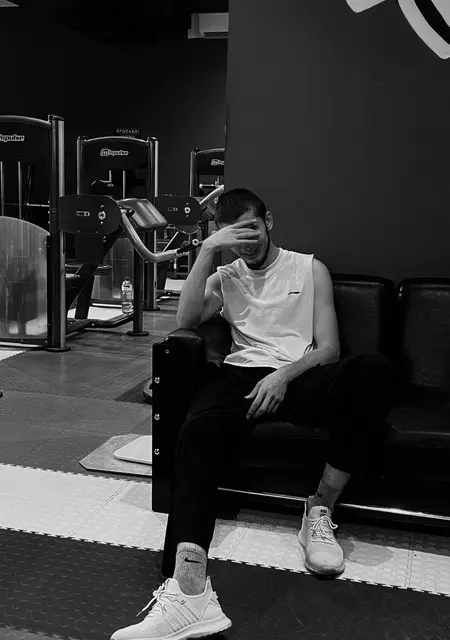 Халид из Владикавказа, мне 20, познакомлюсь для приятного времяпровождения