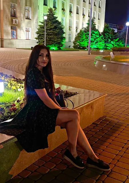 Я Girl, 32, знакомлюсь для общения в Краснодаре
