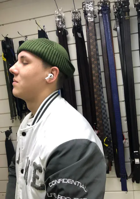 Я Костя, 24, из Сарапула, ищу знакомства на одну ночь