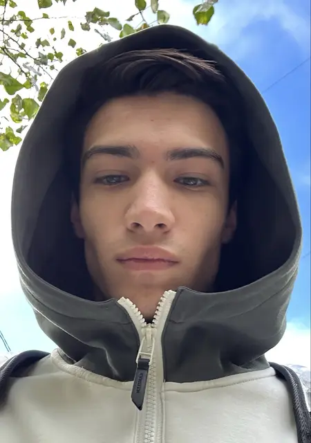 Я Ivan, 19, знакомлюсь на одну ночь в Санкт-Петербурге