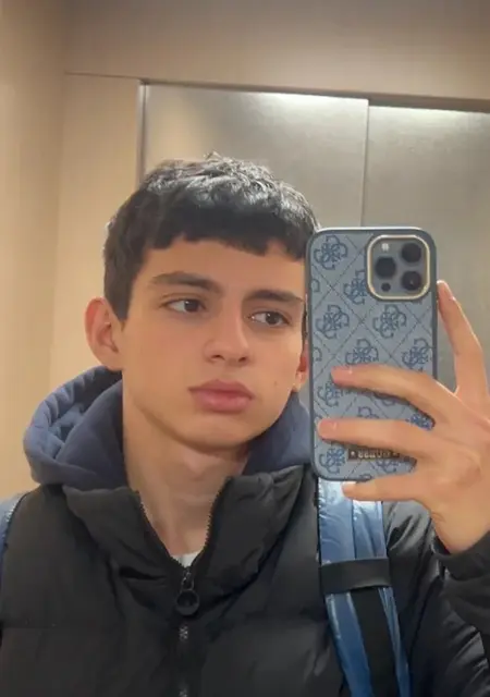 Самвел из Красноярска, мне 18, познакомлюсь без обязательств