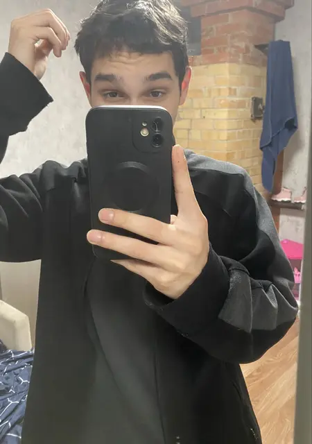 Вадим из Екатеринбурга, мне 18, познакомлюсь на одну ночь