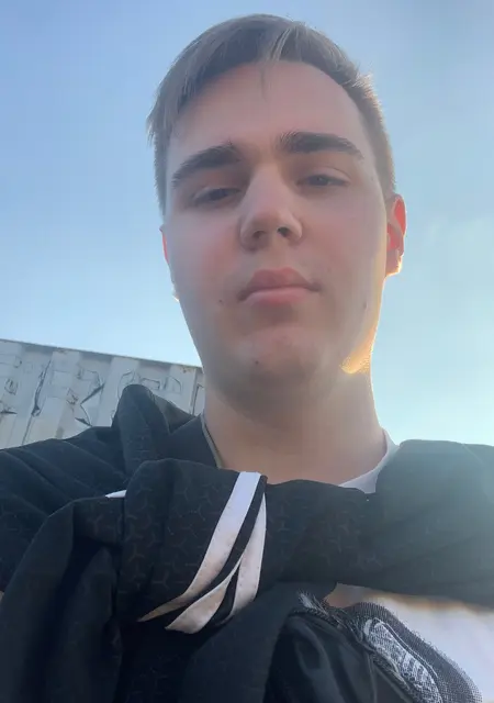 Я Кирилл, 19, знакомлюсь для открытые отношения в Волжском