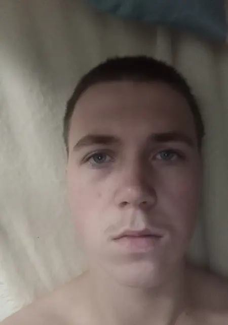 Я Александр, 19, из Благовещенска, ищу знакомство для постоянных отношений