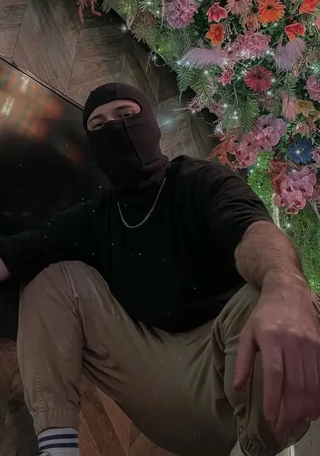 Я Олег, 28, из Сочи, ищу знакомство для приятного времяпровождения