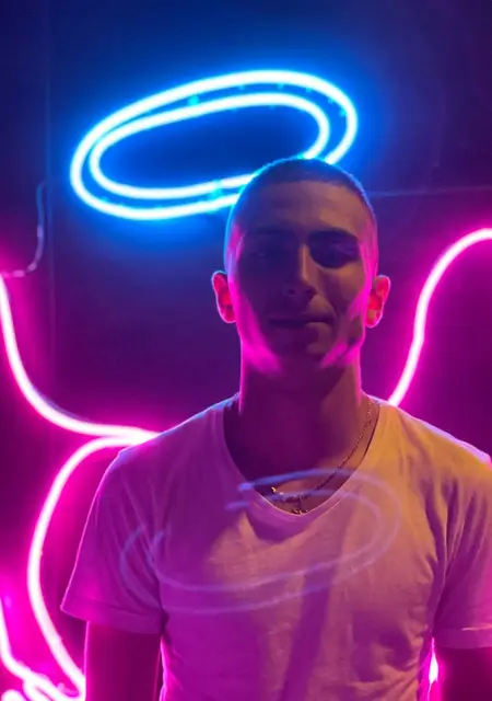 Dima из Одессы, мне 23, познакомлюсь на одну ночь