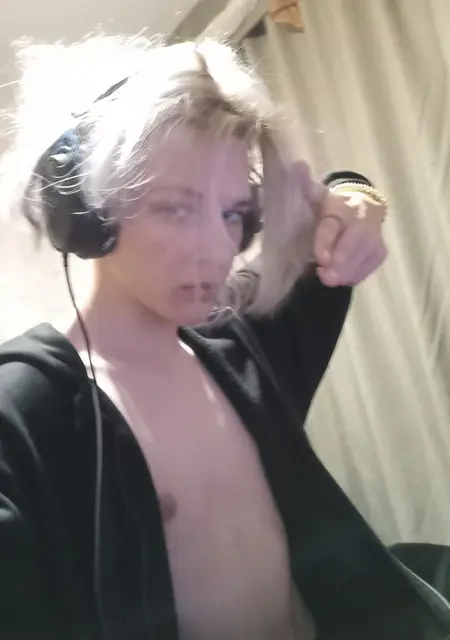 Я Pilllick, 21, из Великого Новгорода, ищу знакомства на одну ночь