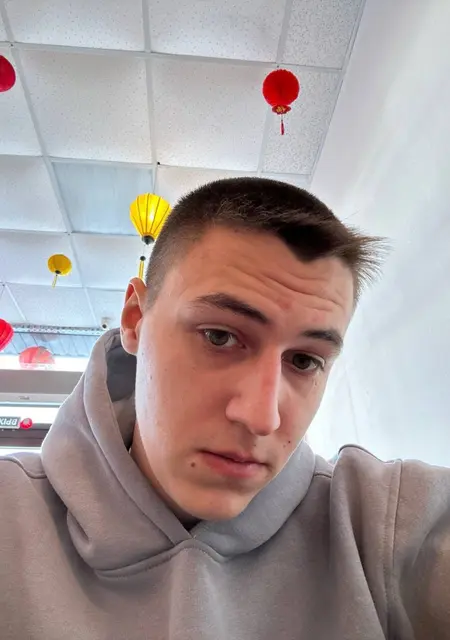 Дмитрий из Томска, мне 20, познакомлюсь для постоянных отношений