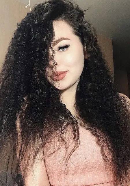 Марина из Тольятти, мне 28, познакомлюсь для приятного времяпровождения