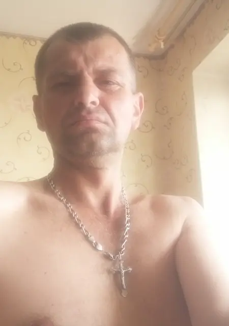 Я Эдуард, 51, знакомлюсь для приятного времяпровождения в Керчи