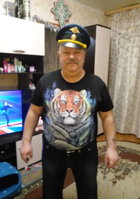 Я Виктор, 63, знакомлюсь для вирта в Москве