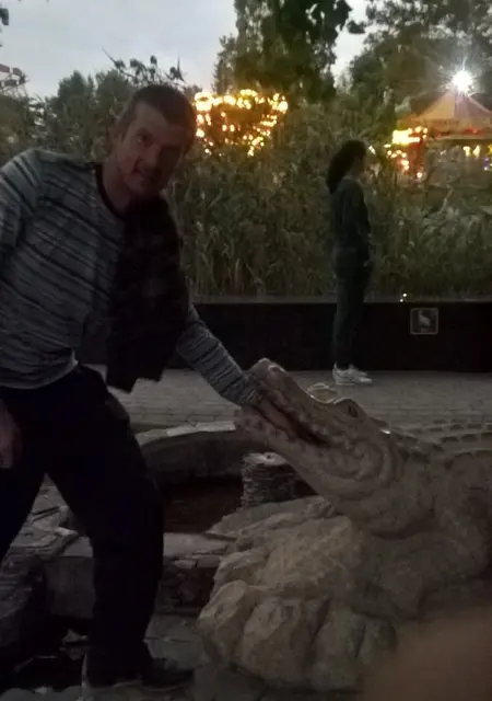 Я Дима, 40, из Тихорецка, ищу знакомства без обязательств