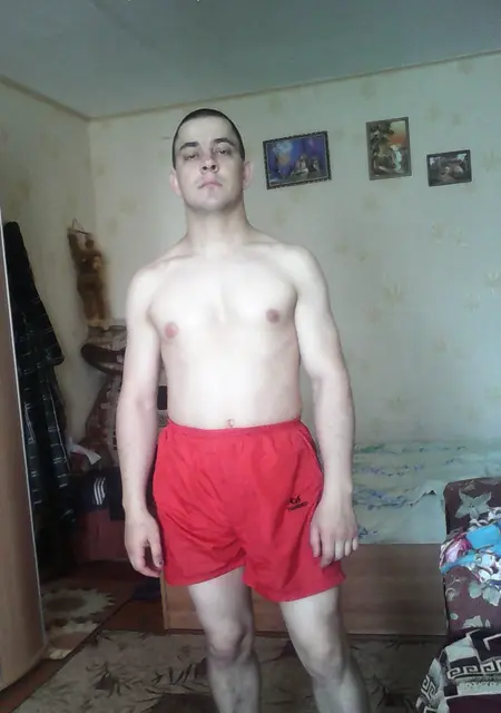 Роман из Оленегорска, мне 42, познакомлюсь на одну ночь