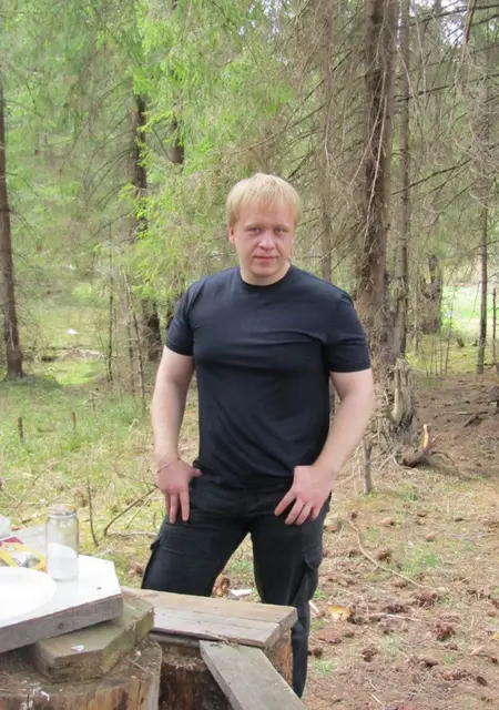 Асанж из Великого Новгорода, мне 31, познакомлюсь для общения