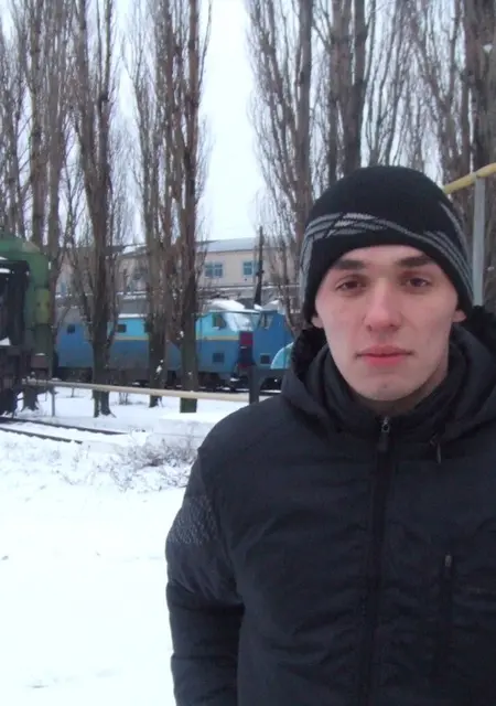 Я Женя, 34, знакомлюсь для дружбы в Мелитополе