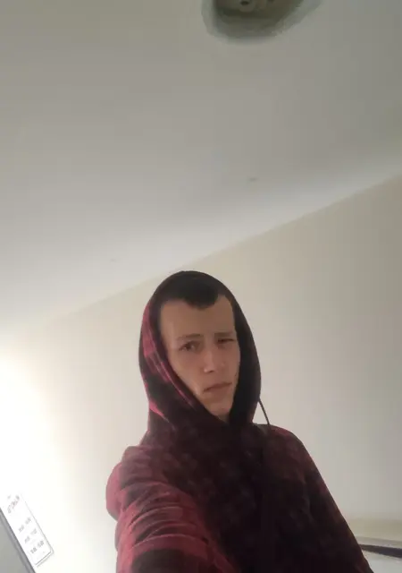 Я Никита, 18, знакомлюсь без обязательств в Твери