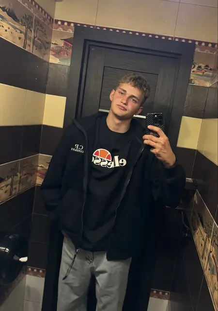 Егор из Александрова, ищу на сайте знакомства без обязательств