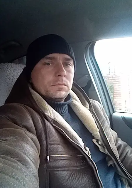 Миха из Ейска, ищу на сайте знакомства на одну ночь