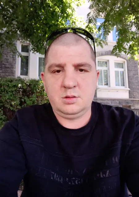 Слава из Калининграда, мне 43, познакомлюсь на одну ночь