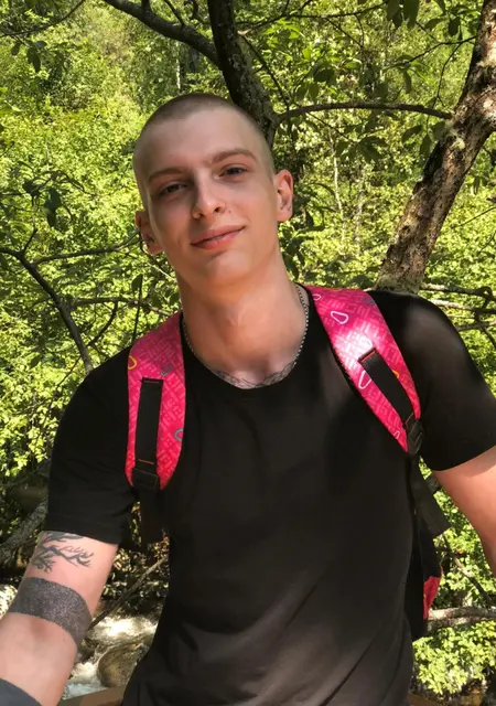 Я Владислав, 26, знакомлюсь на одну ночь в Бийске