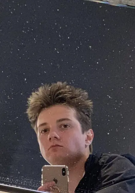 Я Alexandr, 23, из Ишима, ищу знакомство для приятного времяпровождения