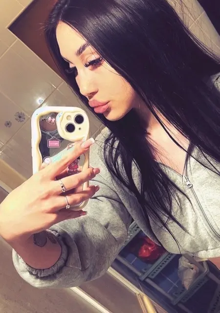 Диана из Омска, мне 21, познакомлюсь для приятного времяпровождения