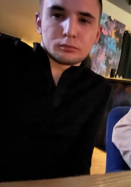 Артур из Воронежа, ищу на сайте знакомства на одну ночь