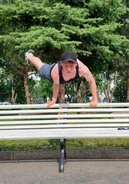 Матвей из Омска, ищу на сайте знакомства на одну ночь